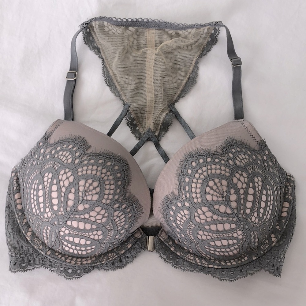 Victoria Secret 32D front Close Push Up Bra